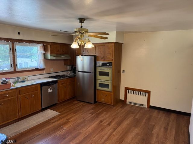 301 Valley Rd, Clifton City, NJ 07013
