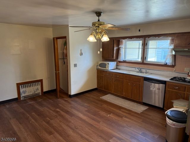 301 Valley Rd, Clifton City, NJ 07013
