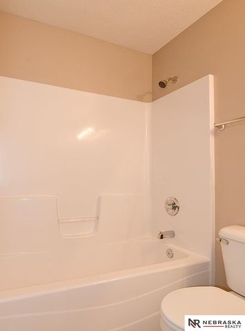 16364 Butler Avenue, Omaha, NE 68116