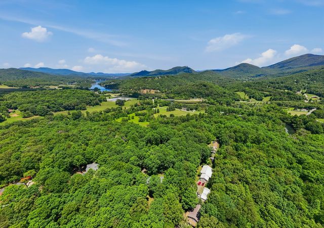 2455 Oak Knoll Drive, Hiawassee, GA 30546
