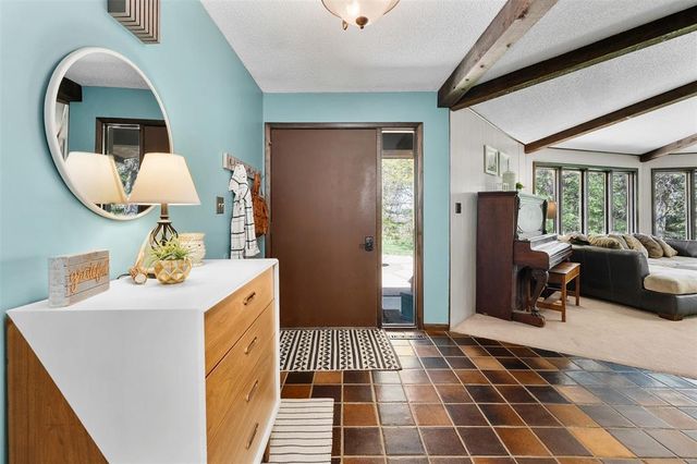 E655 Woodridge Drive, Eau Claire, WI 54701
