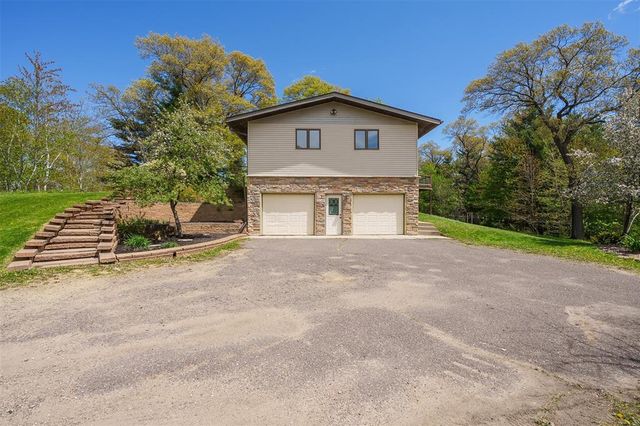 E655 Woodridge Drive, Eau Claire, WI 54701
