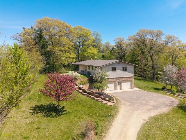 E655 Woodridge Drive, Eau Claire, WI 54701