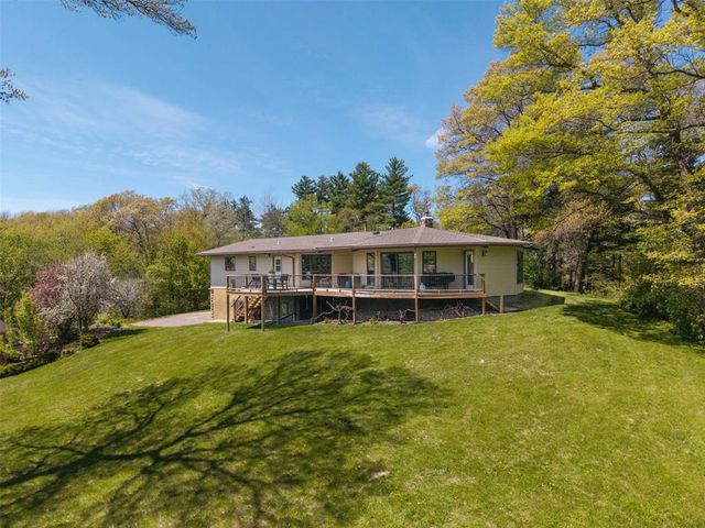 E655 Woodridge Drive, Eau Claire, WI 54701