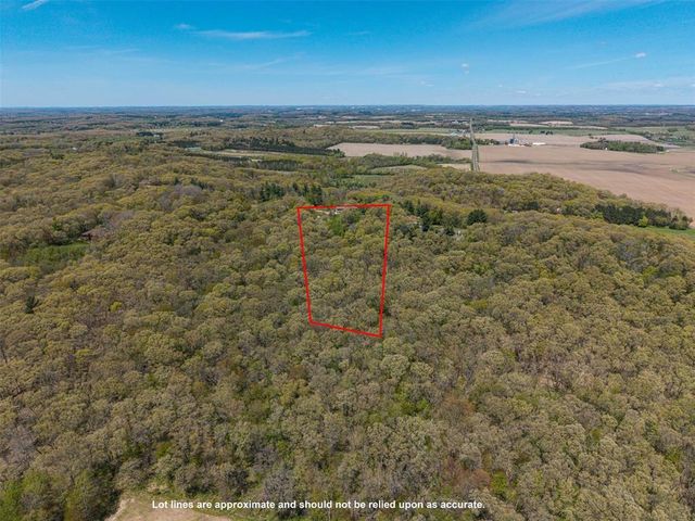 E655 Woodridge Drive, Eau Claire, WI 54701