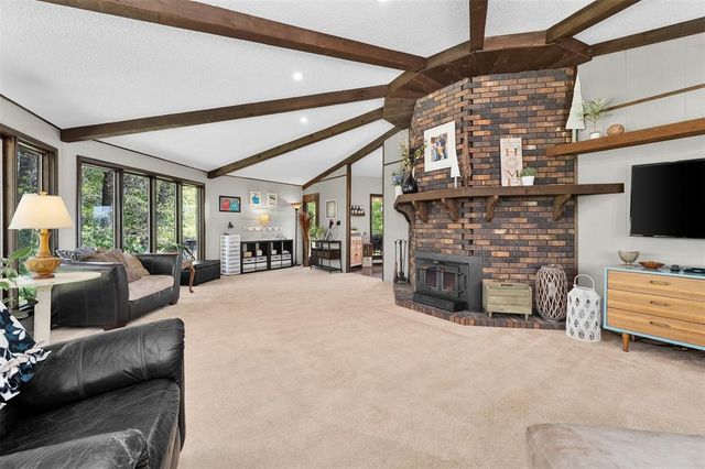 E655 Woodridge Drive, Eau Claire, WI 54701