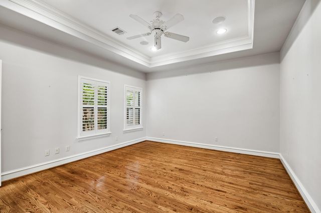 24 Hackberry Lane B, Houston, TX 77027