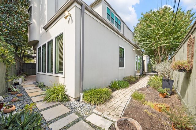 24 Hackberry Lane B, Houston, TX 77027