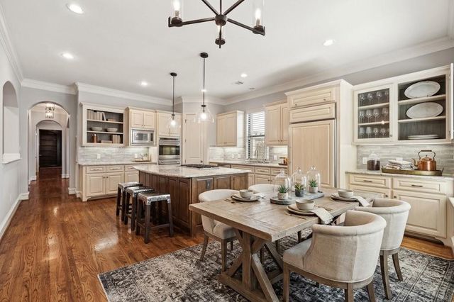 24 Hackberry Lane B, Houston, TX 77027
