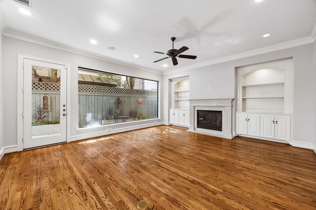 24 Hackberry Lane B, Houston, TX 77027