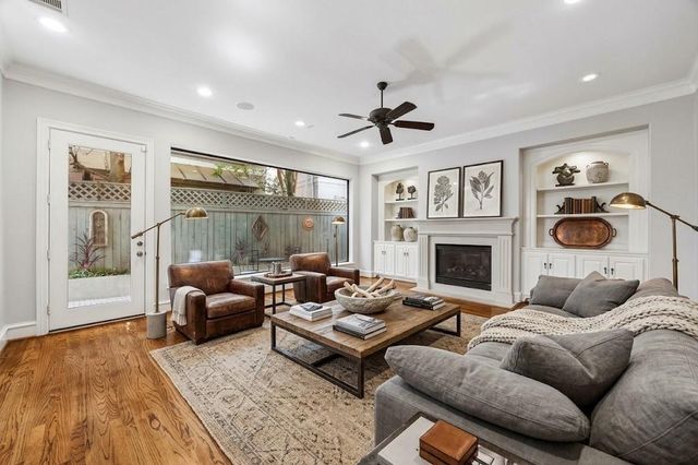 24 Hackberry Lane B, Houston, TX 77027