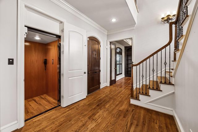 24 Hackberry Lane B, Houston, TX 77027