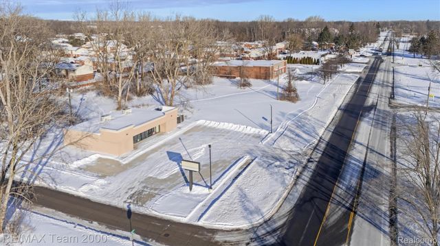 8498 Wayne Road, Romulus, MI 48174