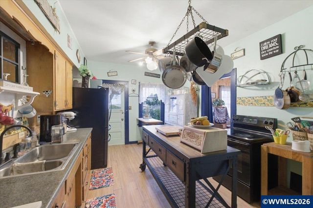 38742 Scravel Hill Rd NE, Albany, OR 97322