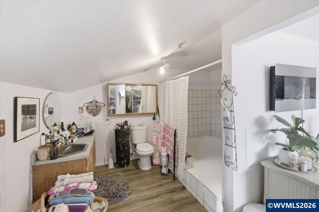 38742 Scravel Hill Rd NE, Albany, OR 97322