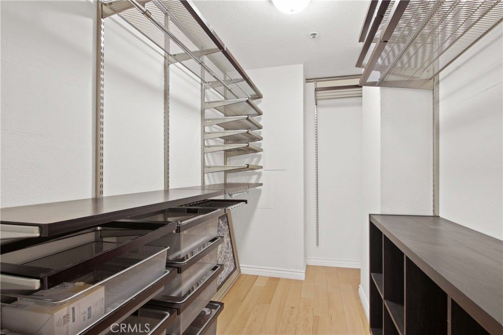 Image 6 of property listing at 121 S Hope Street 318, Los Angeles, CA 90012