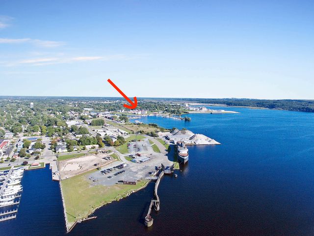 224 Lakeside Drive, Ludington, MI 49431