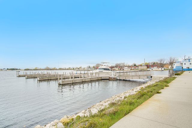 224 Lakeside Drive, Ludington, MI 49431