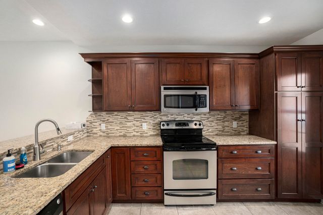 224 Lakeside Drive, Ludington, MI 49431