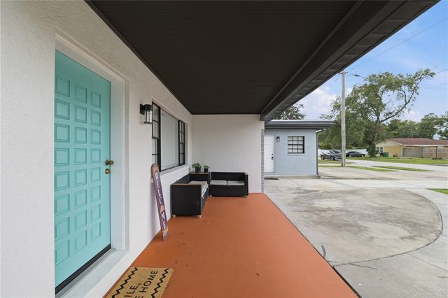 2607 W CREST AVENUE, Tampa, FL 33614