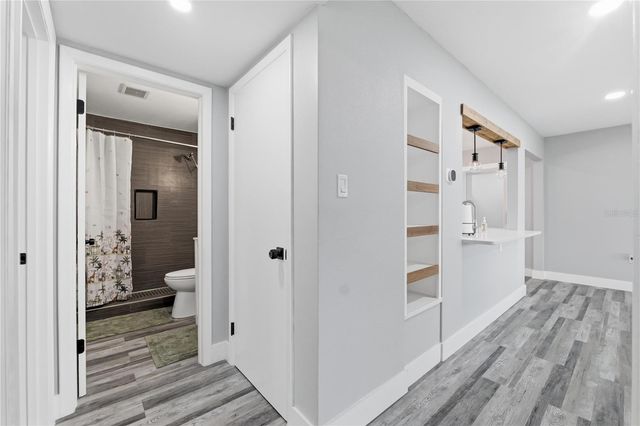 2607 W CREST AVENUE, Tampa, FL 33614
