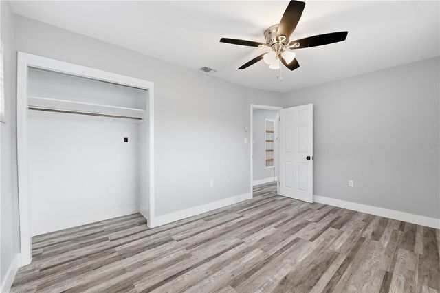 2607 W CREST AVENUE, Tampa, FL 33614