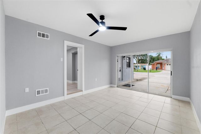 2607 W CREST AVENUE, Tampa, FL 33614