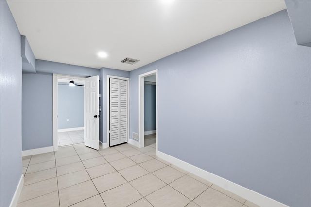 2607 W CREST AVENUE, Tampa, FL 33614