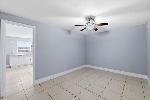 2607 W CREST AVENUE, Tampa, FL 33614