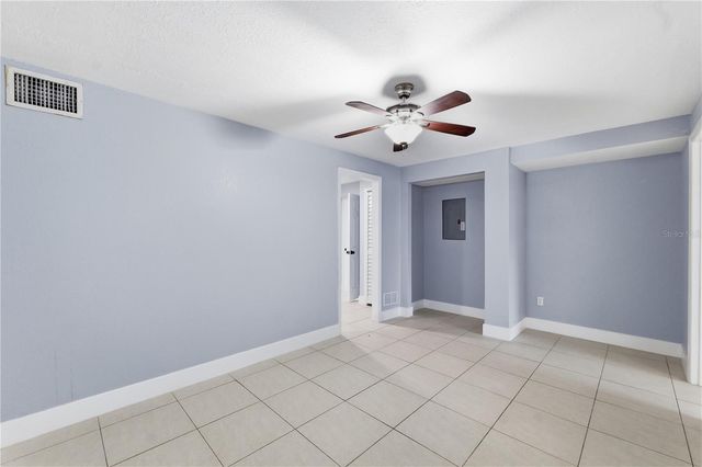 2607 W CREST AVENUE, Tampa, FL 33614