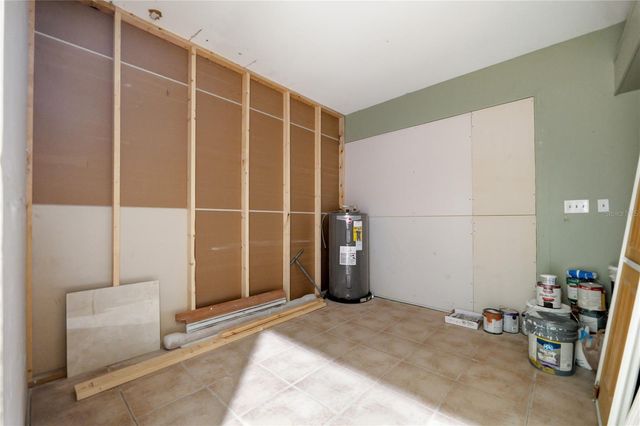 2607 W CREST AVENUE, Tampa, FL 33614