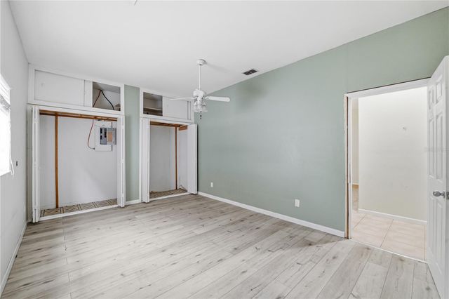 2607 W CREST AVENUE, Tampa, FL 33614