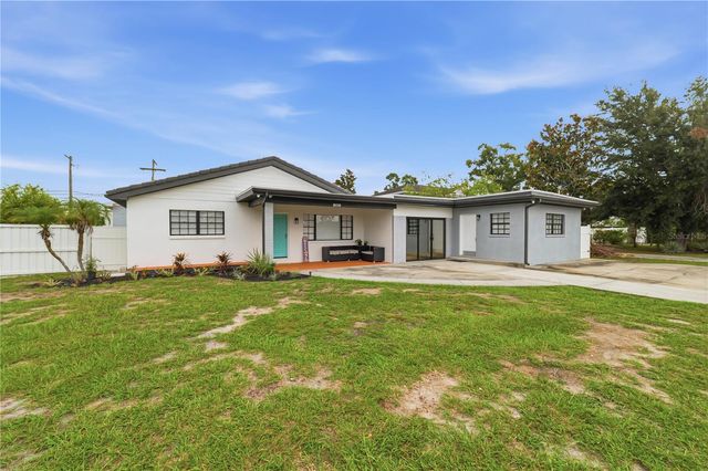 2607 W CREST AVENUE, Tampa, FL 33614