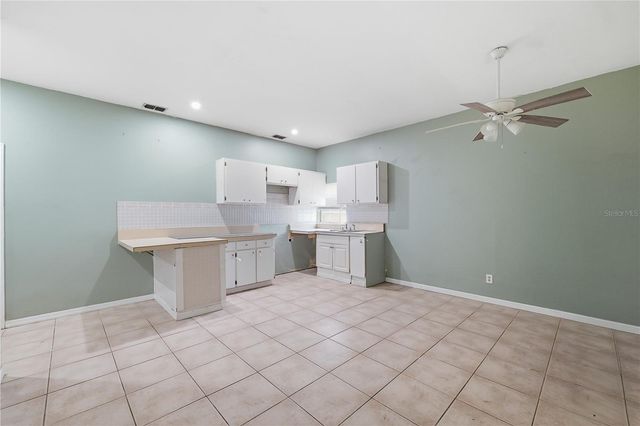 2607 W CREST AVENUE, Tampa, FL 33614