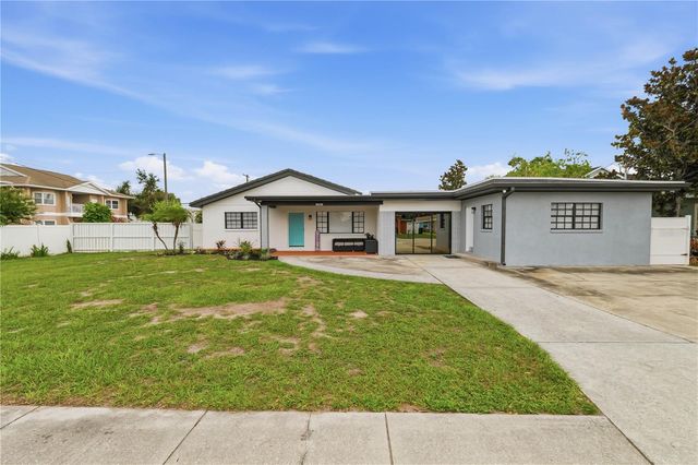 2607 W CREST AVENUE, Tampa, FL 33614