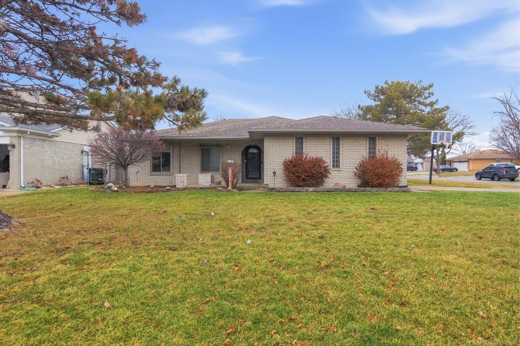 4789 Heidi Drive, Sterling Heights, MI 48310