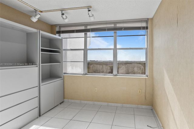 1200 Saint Charles Pl PH7, Pembroke Pines, FL 33026