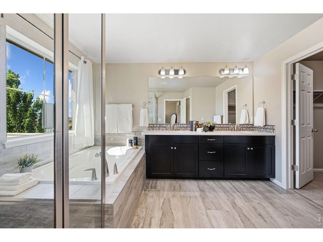 4097 Mandall Lakes Dr, Loveland, CO 80538