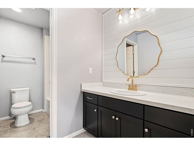 4097 Mandall Lakes Dr, Loveland, CO 80538