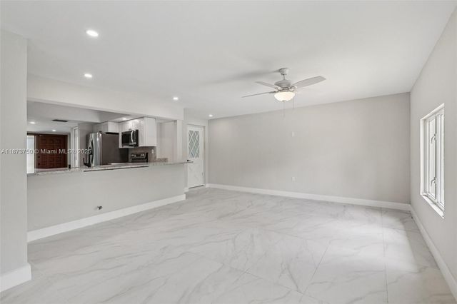 20 W Tropical Way, Plantation, FL 33317