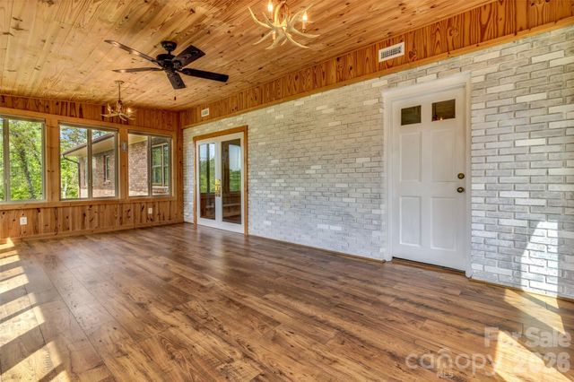 38 Chadwick Wade Drive, Asheville, NC 28804