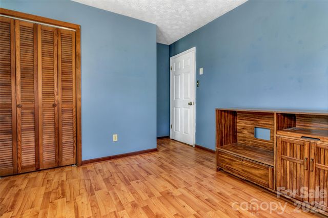 38 Chadwick Wade Drive, Asheville, NC 28804