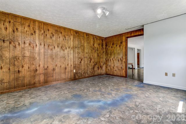 38 Chadwick Wade Drive, Asheville, NC 28804