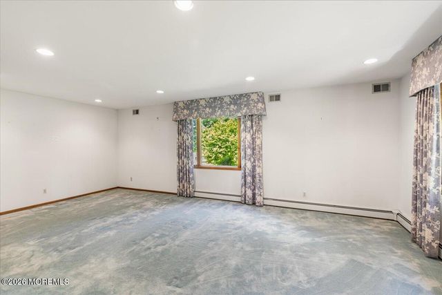 730 Woodchuck Lane, Toms River, NJ 08755