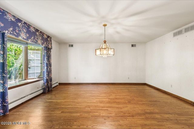 730 Woodchuck Lane, Toms River, NJ 08755