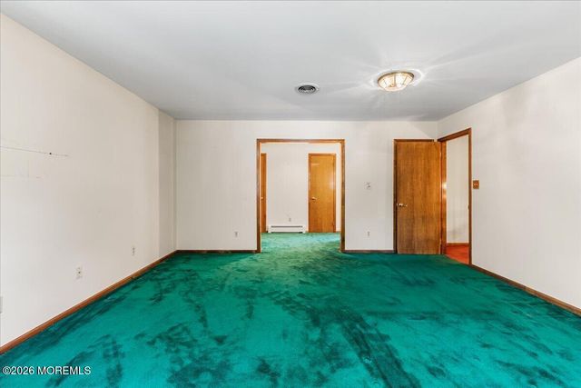 730 Woodchuck Lane, Toms River, NJ 08755