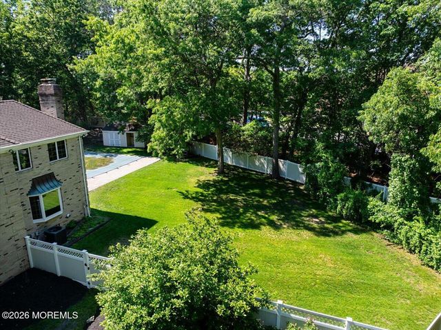 730 Woodchuck Lane, Toms River, NJ 08755