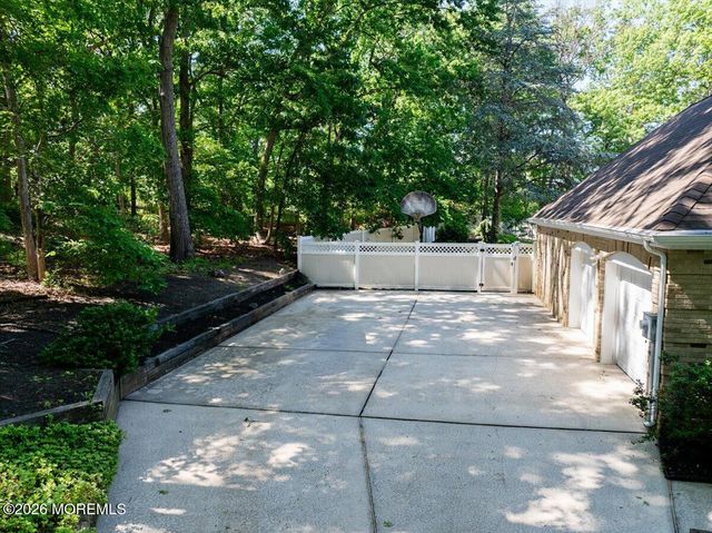 730 Woodchuck Lane, Toms River, NJ 08755