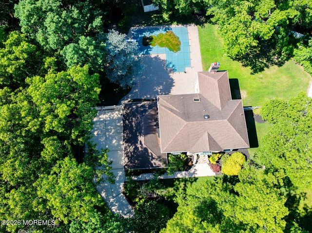 730 Woodchuck Lane, Toms River, NJ 08755