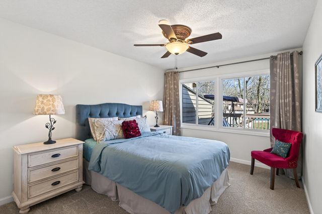 140 W Eagle Lake Drive, Maple Grove, MN 55369